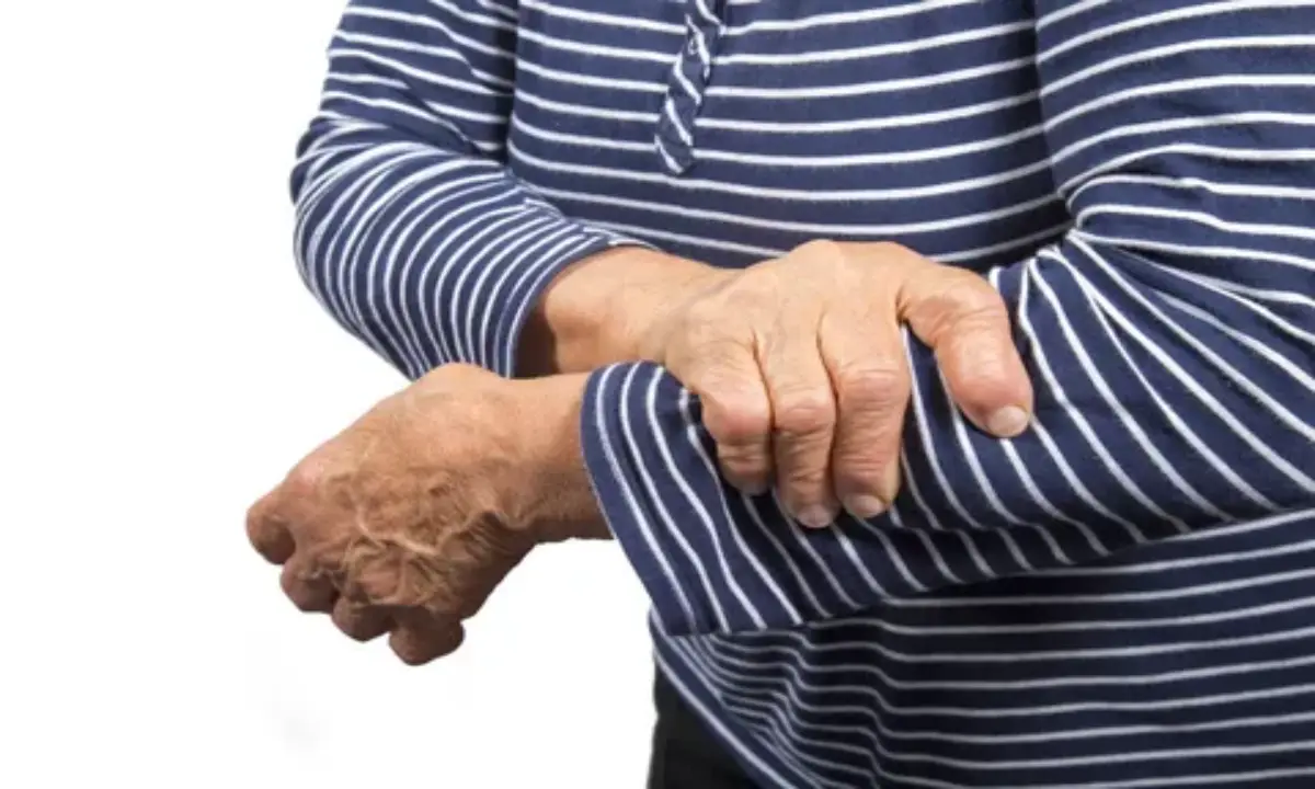 درد دست چپ در حمله قلبی